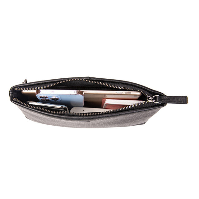 Remy Clutch In Black