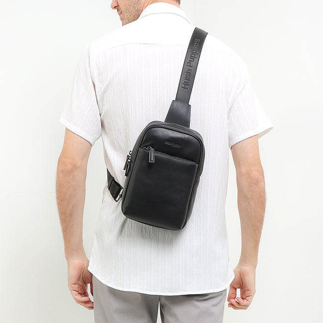 Sebastian Chest Bag In Black
