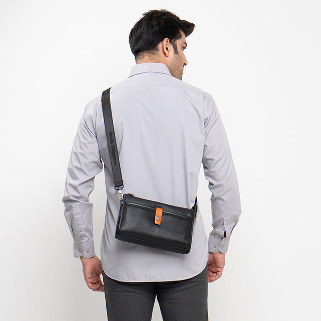 Anthony Clutch / Messenger Bag In Black