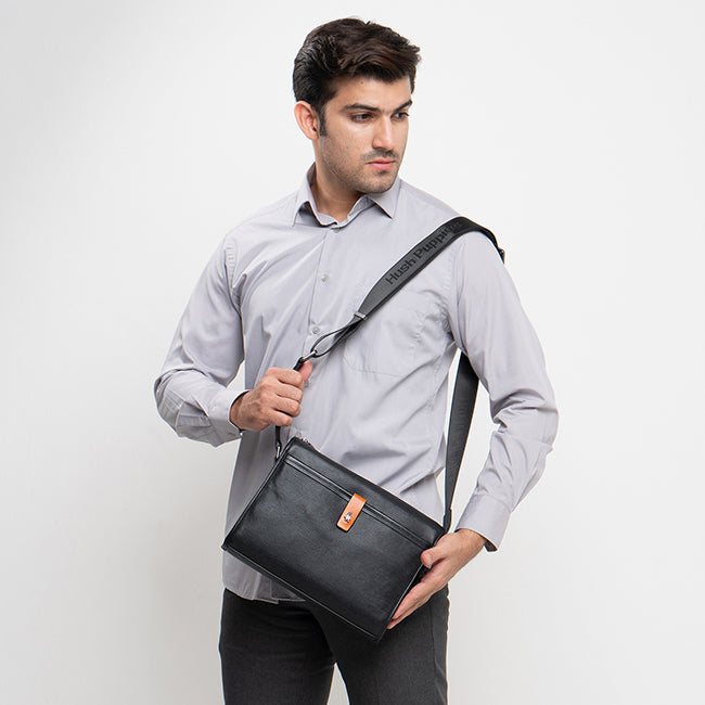 Anthony Messenger Bag In Black