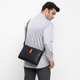 Anthony Messenger Bag In Black