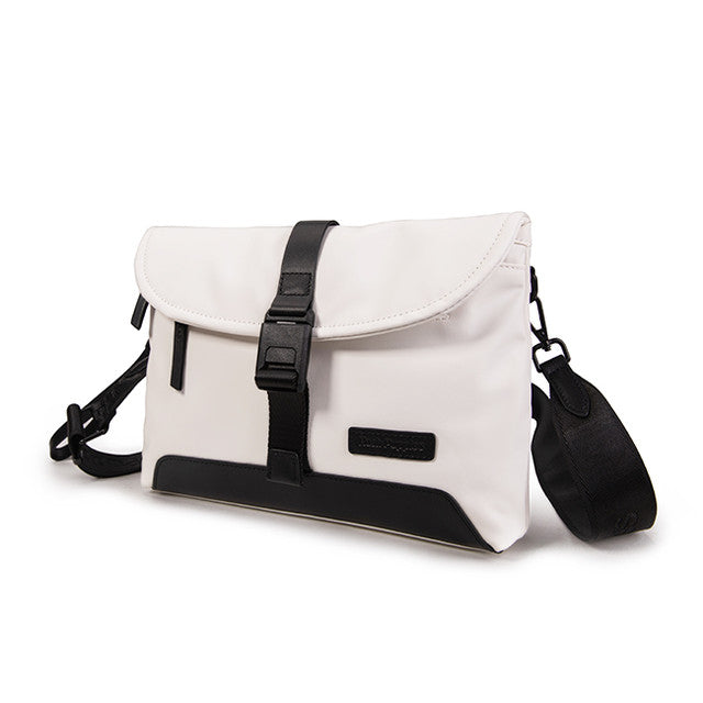 Qiunton Clutch / Messenger Bag In White