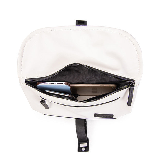 Qiunton Clutch / Messenger Bag In White
