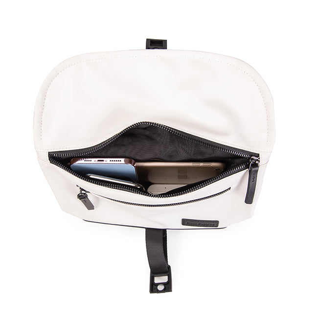 Qiunton Clutch / Messenger Bag In White