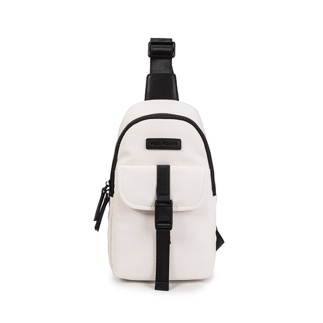 Qiunton Chest Bag In White