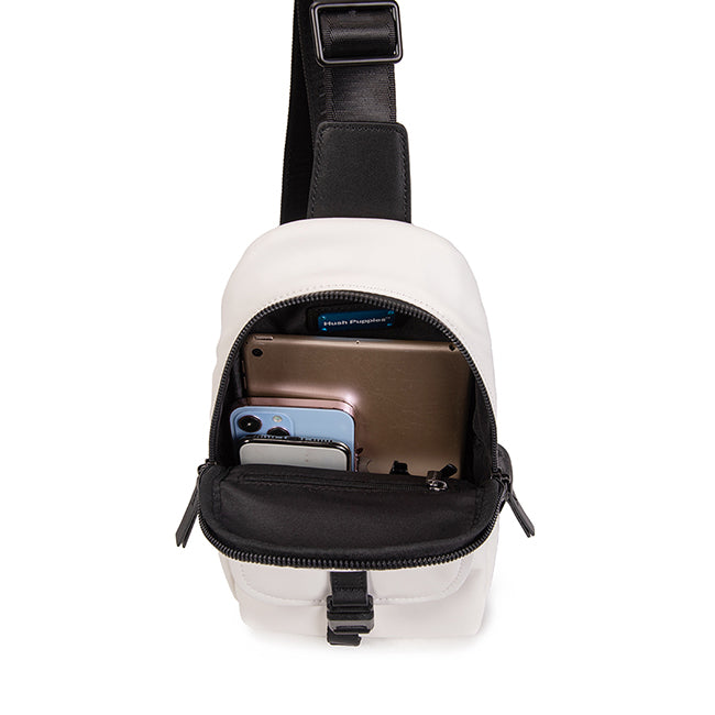 Qiunton Chest Bag In White