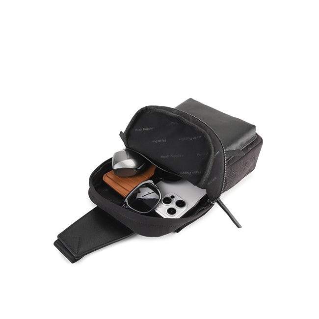 Tiamo Chest Bag In Black