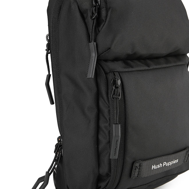 Zayn Chest Bag In Black