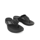 Activate Toepost In Bold Black Leather