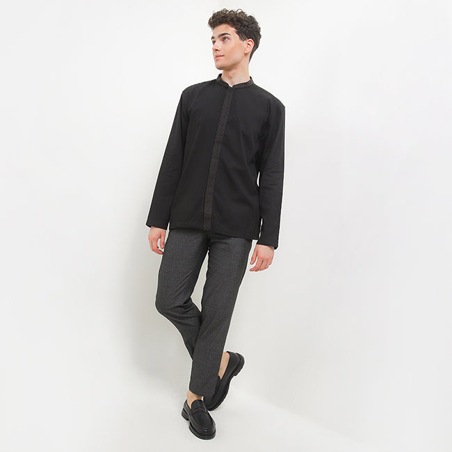 Kk Izmir In Black