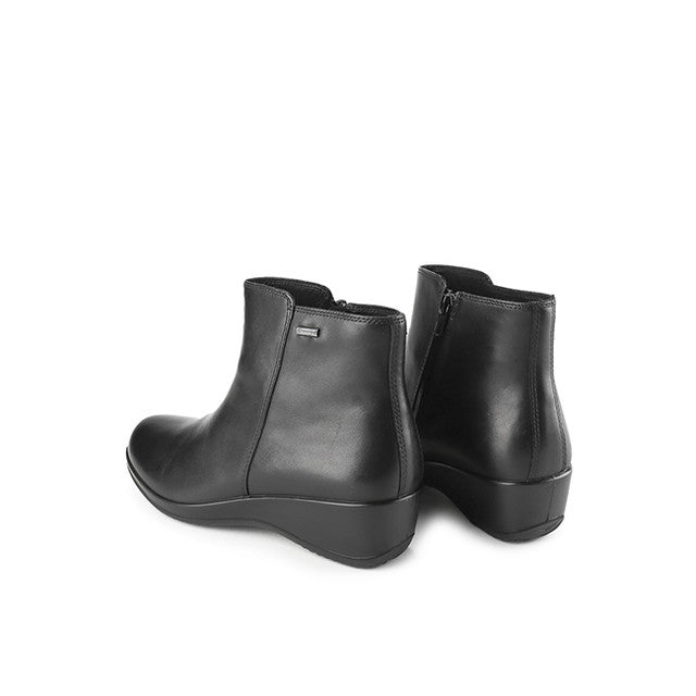Breeze In Black