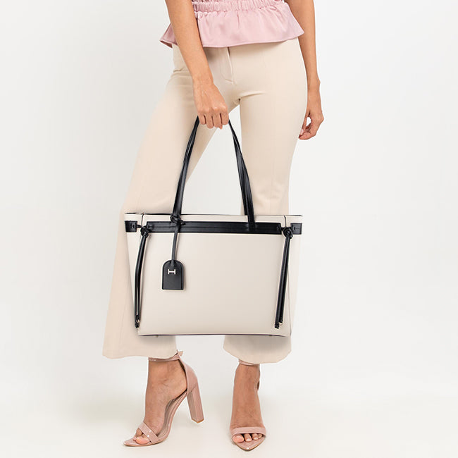 Ayla Tote L In Black