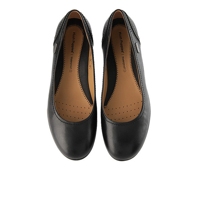 Yola In Black