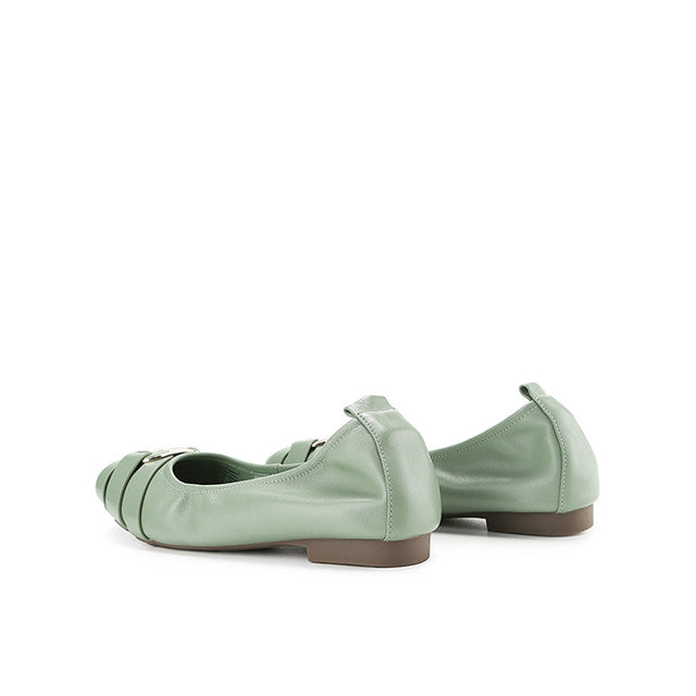Donna Carl In Green