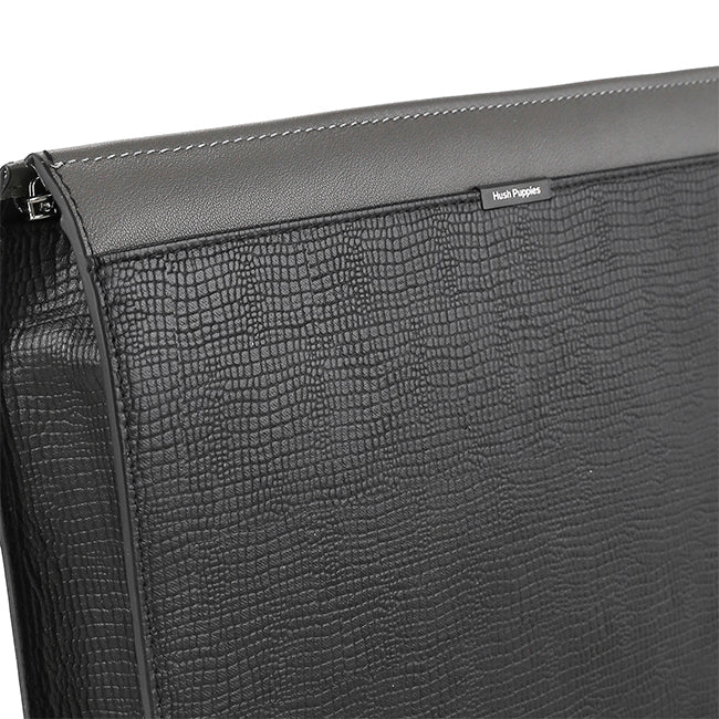Gillis Clutch In Black