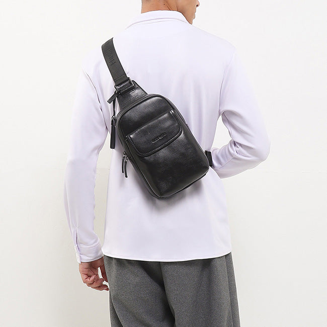 William Smith Chest Bag In Black