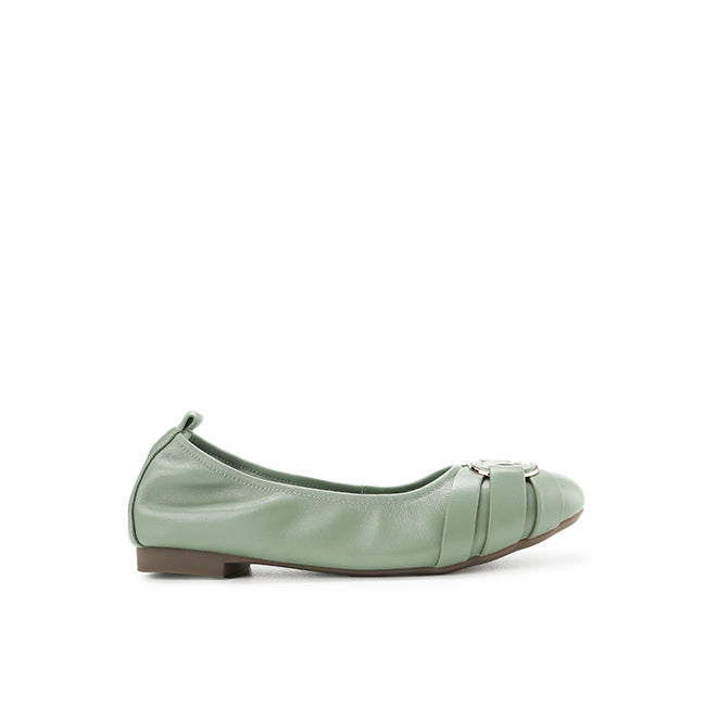 Donna Carl In Green