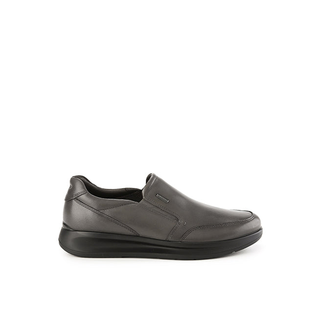 Oswald Slip On In Grey